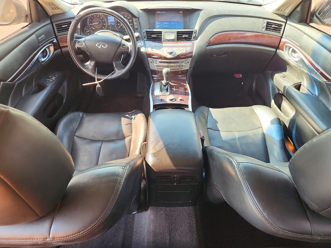 2015 Infiniti Q70 3.7 White vin: JN1BY1AP0FM542223