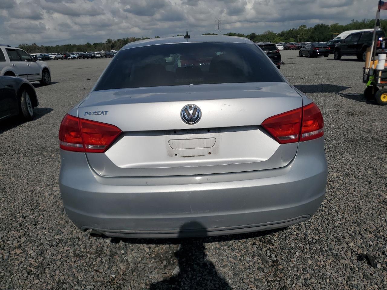 2012 Volkswagen Passat S Silver vin: 1VWAP7A3XCC031368