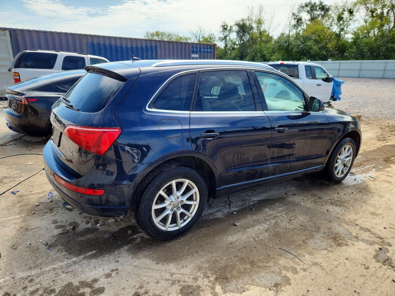 2011 Audi Q5 Premium Plus Blue vin: WA1LFAFP3BA033328