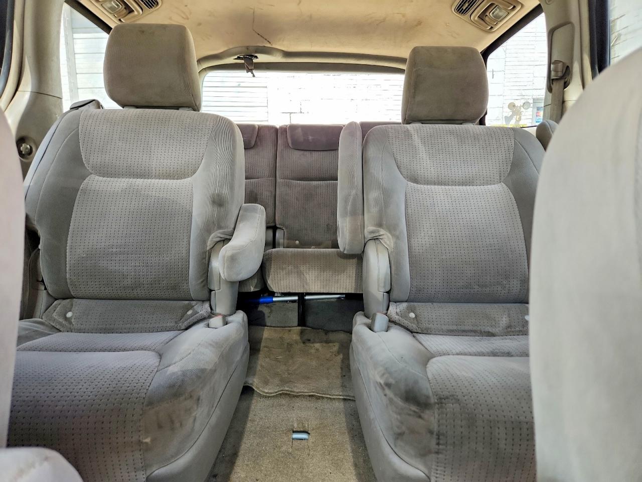 2010 Toyota Sienna Le 7-passenger Blue vin: 5TDKK4CC0AS335340