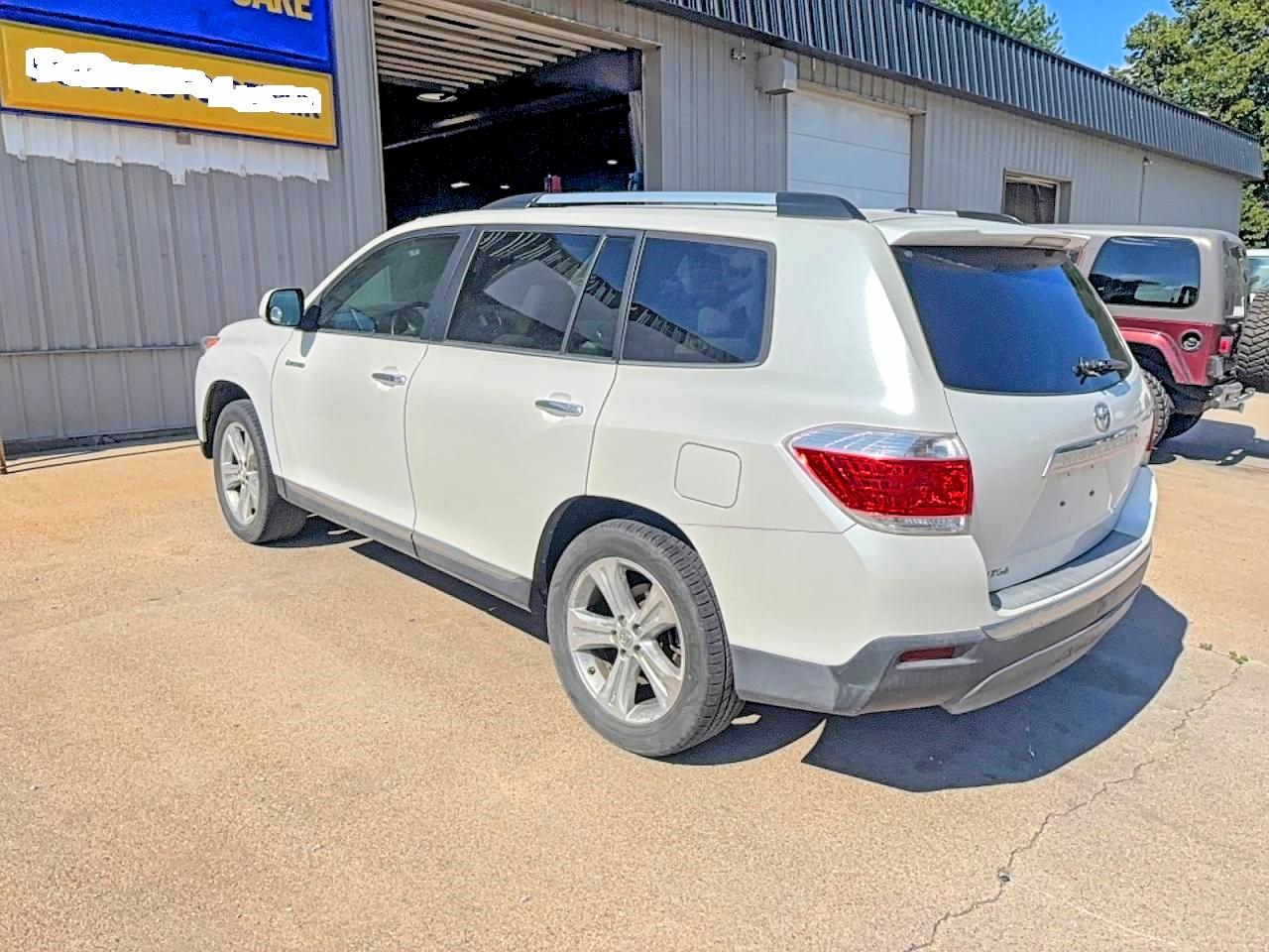 2011 Toyota Highlander Limited White vin: 5TDYK3EH3BS038710