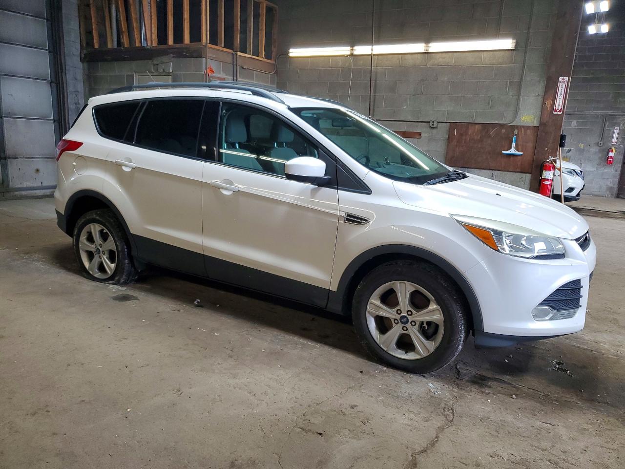 2013 Ford Escape Se Белый vin: 1FMCU9G96DUA14845