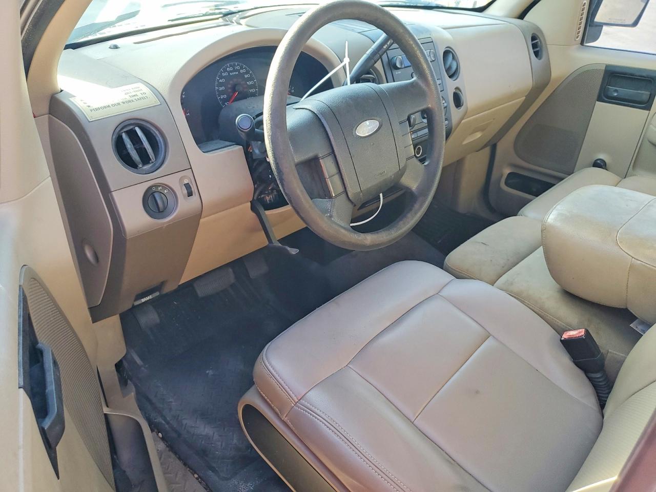 2008 Ford F150 White vin: 1FTRF12268KC11147
