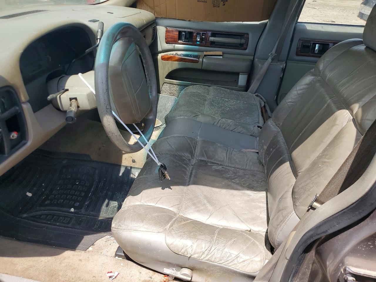 1996 Chevrolet Caprice Classic Cream vin: 1G1BL52W8TR187866