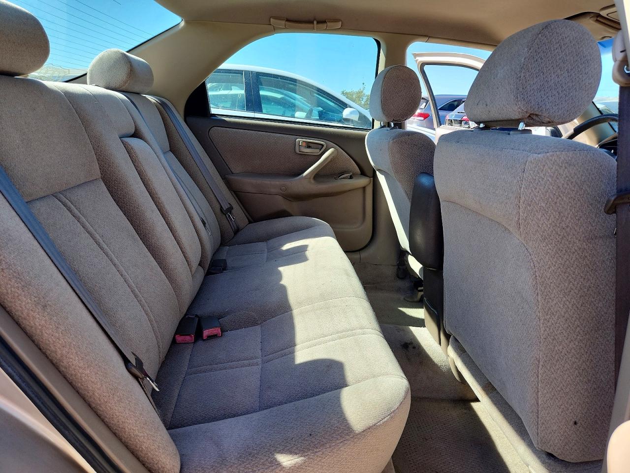 2001 Toyota Camry Le Beige vin: 4T1BG22K81U847384