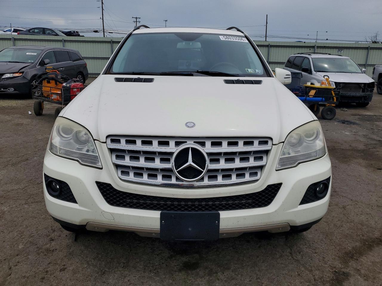 2011 Mercedes-benz Ml 350 4matic Белый vin: 4JGBB8GB7BA714855