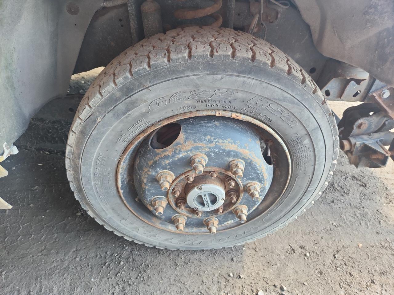 2012 Ford F350 Super Duty White vin: 1FDWW3FT2CEC27821 Damage: Right Front Wheel, Rust, Repair Required
