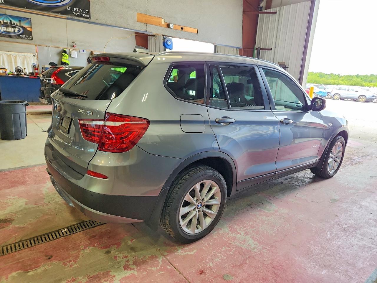 2014 Bmw X3 Xdrive28i Серебряный vin: 5UXWX9C54E0D43212