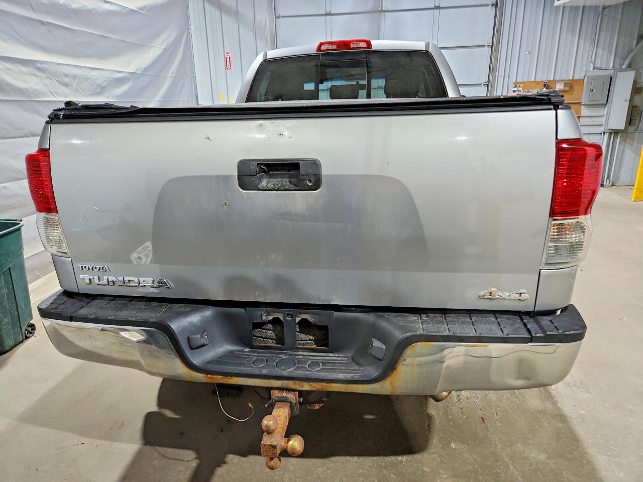 2010 Toyota Tundra Double Cab Sr5 Silver vin: 5TFUY5F11AX115691