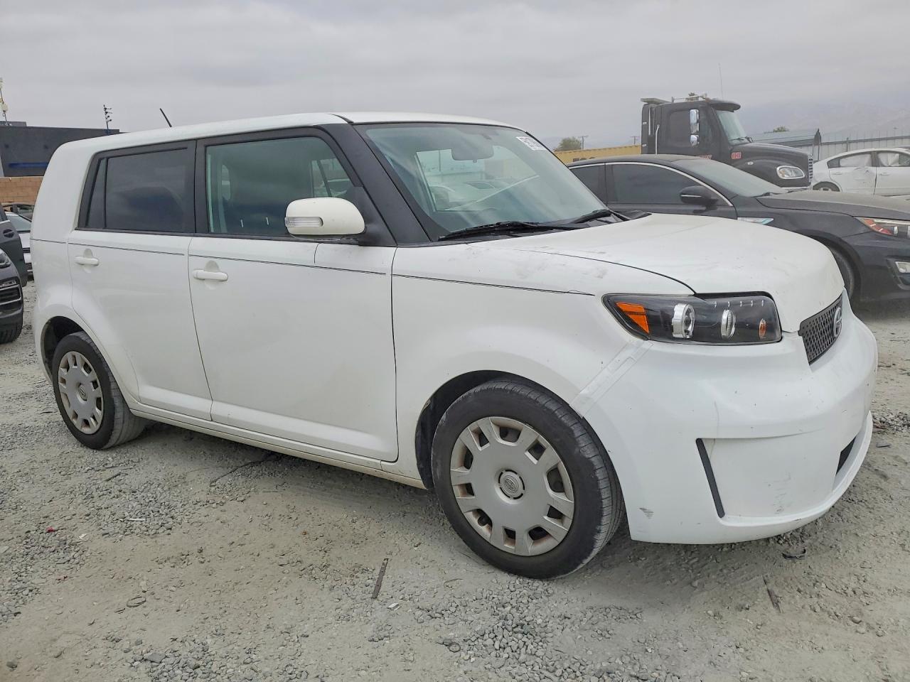 2009 Toyota Scion Xb White vin: JTLKE50E491077677