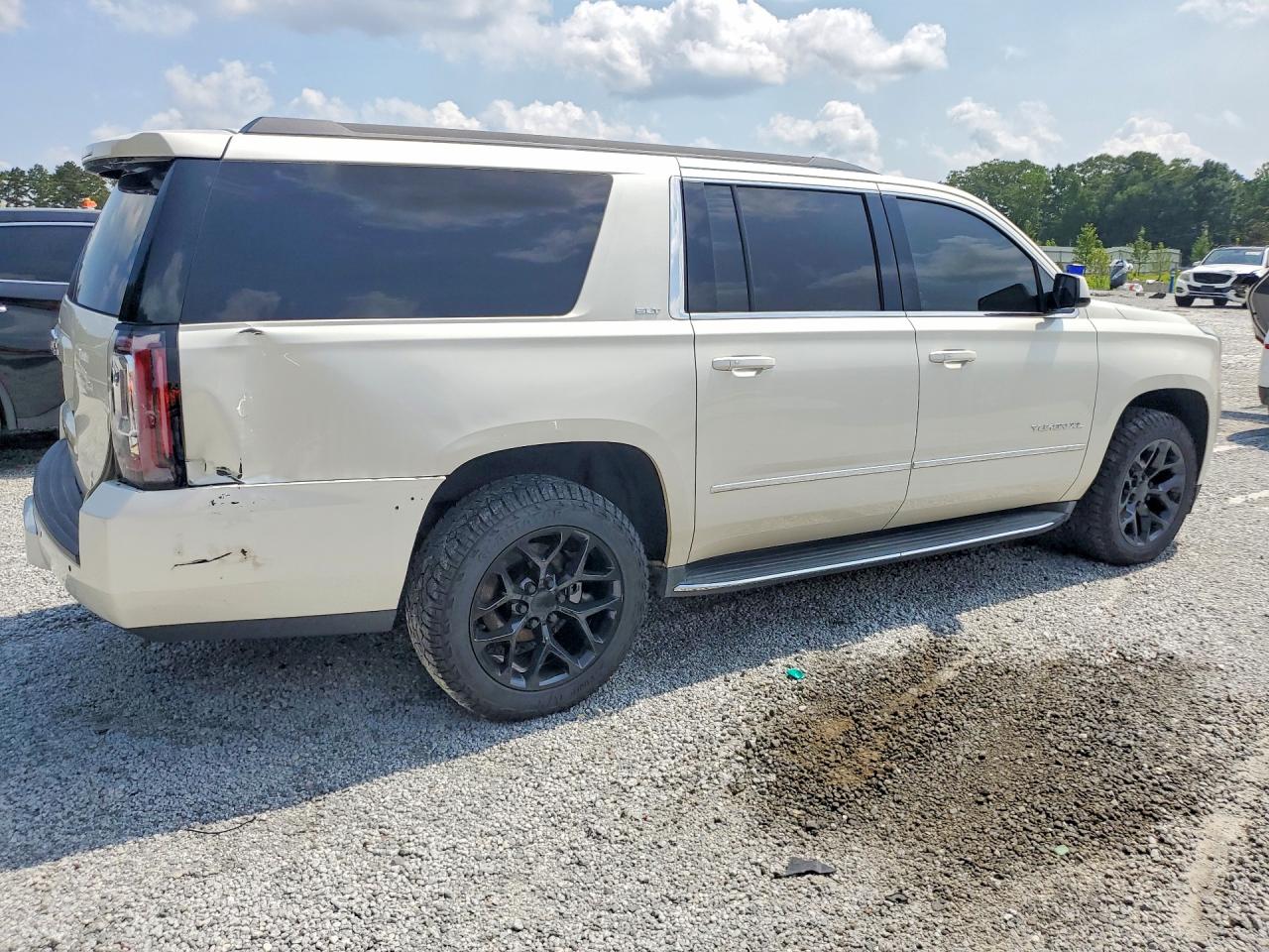 2015 Gmc Yukon Xl C1500 Slt Белый vin: 1GKS1HKC4FR676911
