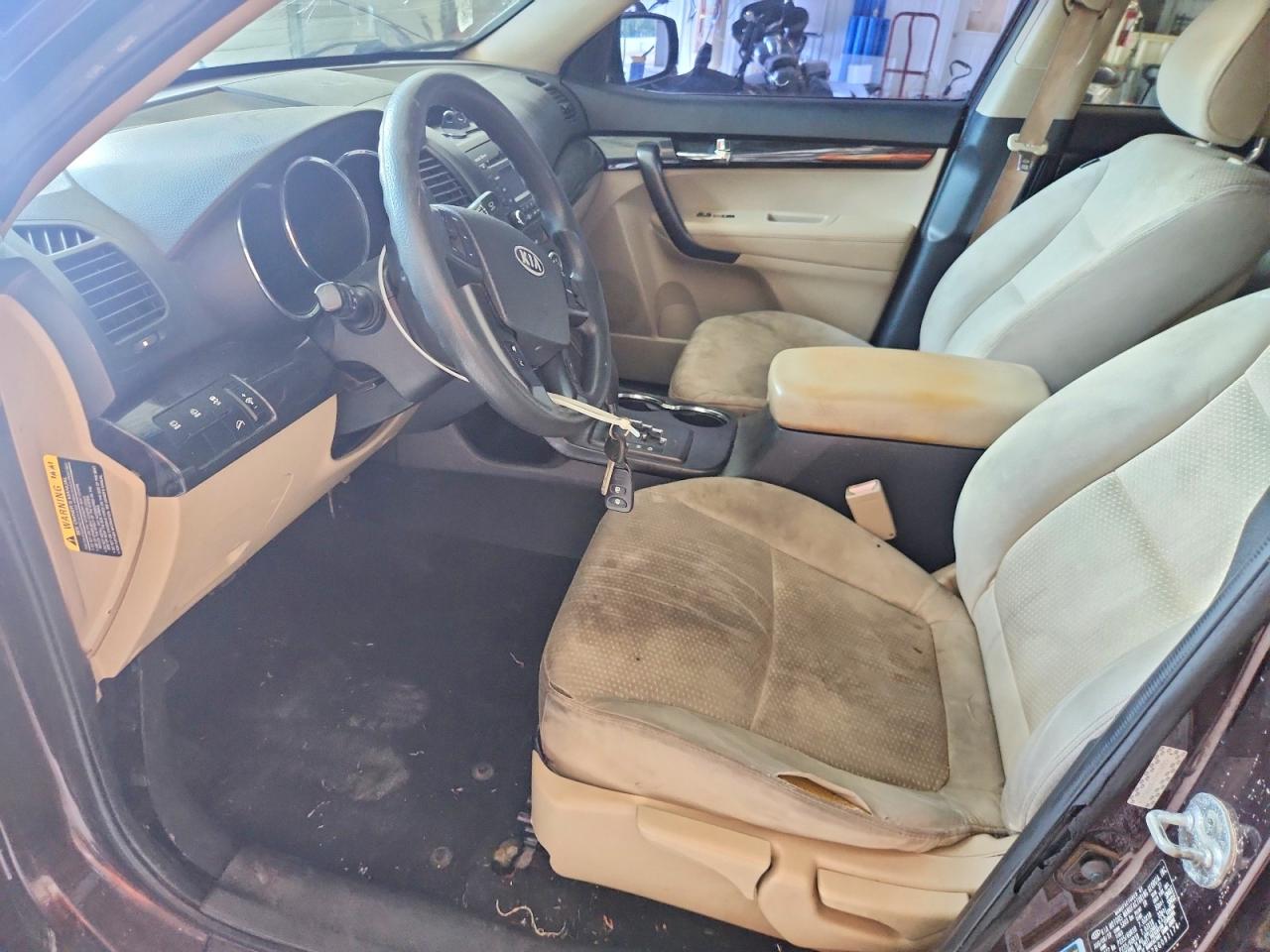 2011 Kia Sorento Lx Темно-бордовый vin: 5XYKT4A27BG091174
