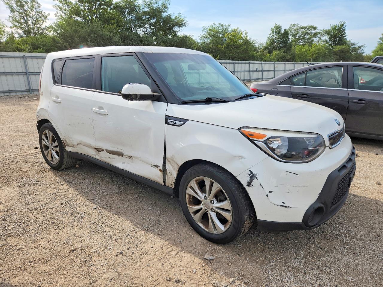 2015 Kia Soul + White vin: KNDJP3A52F7788324
