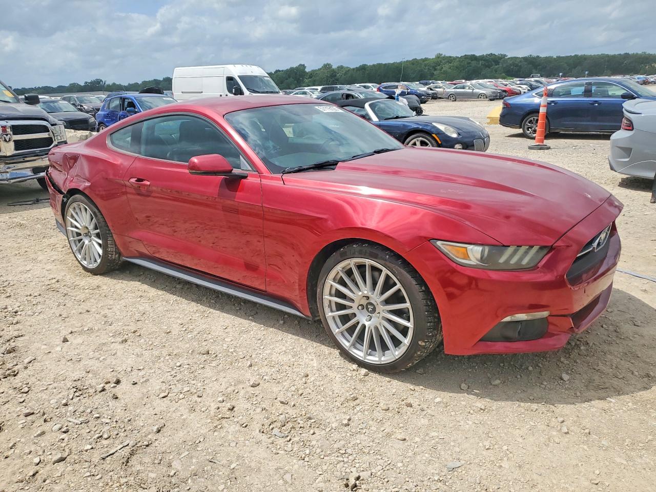 2015 Ford Mustang Red vin: 1FA6P8TH2F5317706