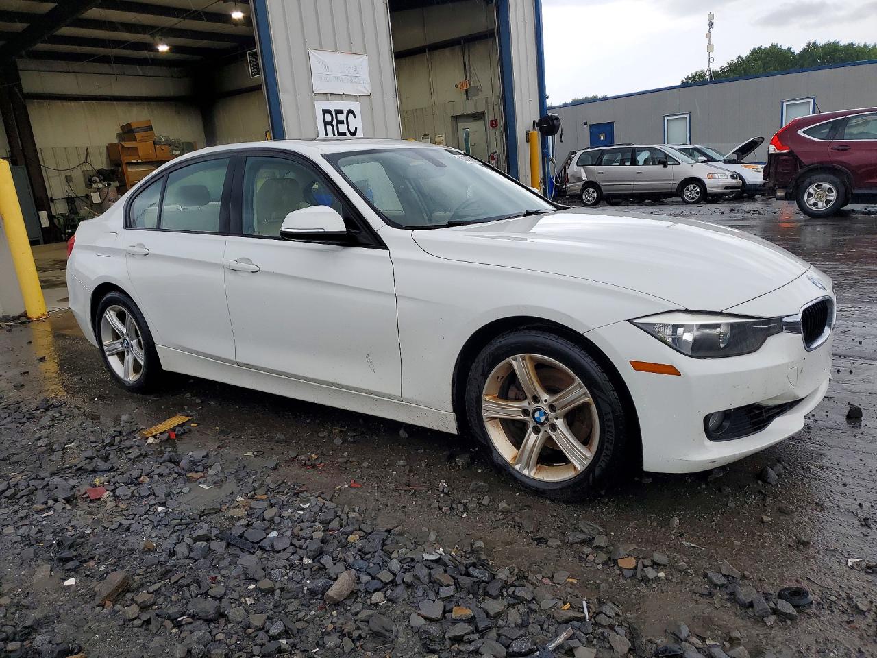 2013 Bmw 328 Xi Sulev White vin: WBA3B5C50DF592396