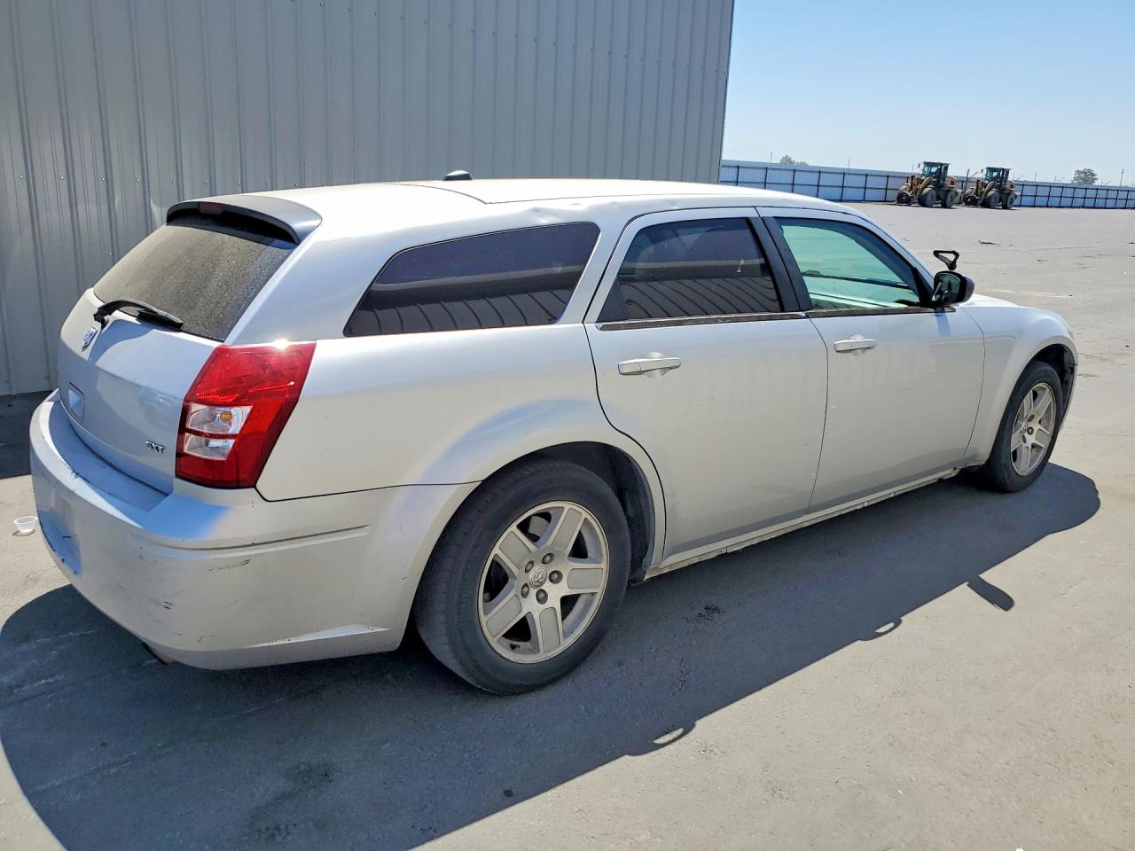 2005 Dodge Magnum Sxt Серебряный vin: 2D4FV48V85H669819