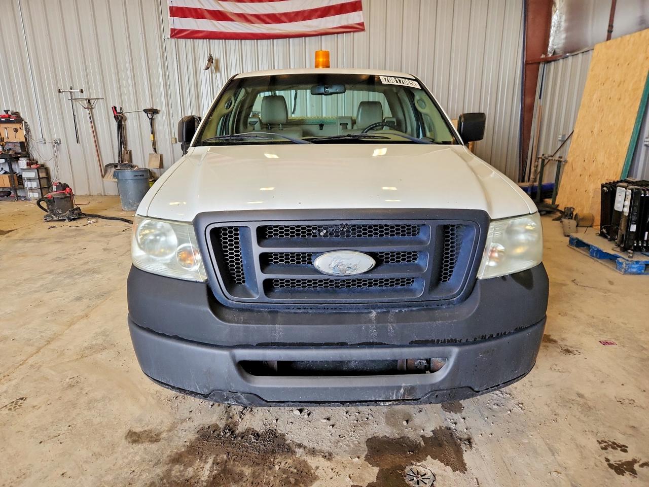 2008 Ford F150 White vin: 1FTRF12288KB80595