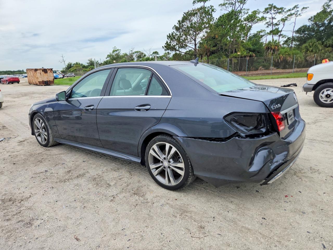 2014 Mercedes-benz E 350 Gray vin: WDDHF5KBXEA828433