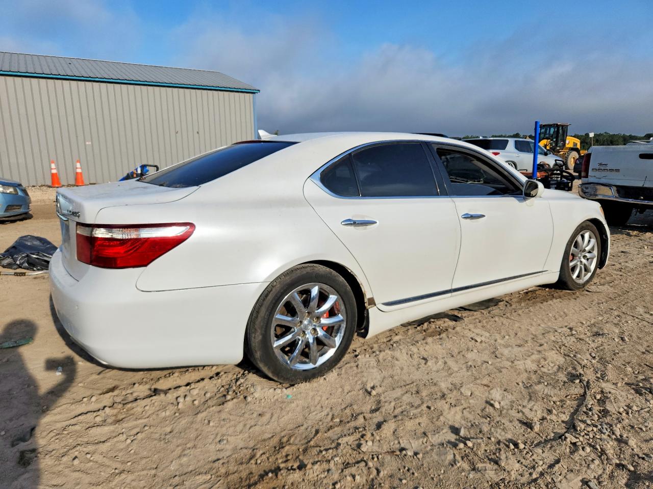 2007 Lexus Ls 460 White vin: JTHBL46F375018376
