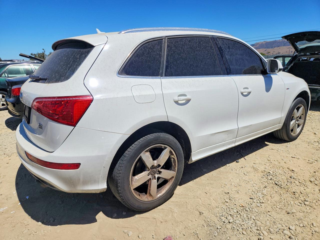 2011 Audi Q5 Premium Plus White vin: WA1DKAFP4BA100096