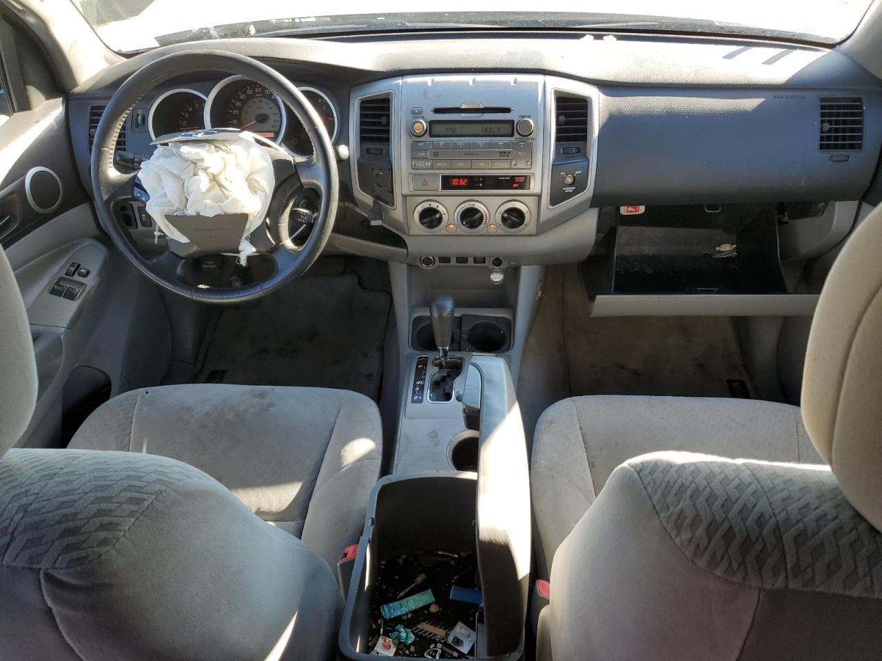 2011 Toyota Tacoma Prerunner Access Cab White vin: 5TFTU4GN1BX002456