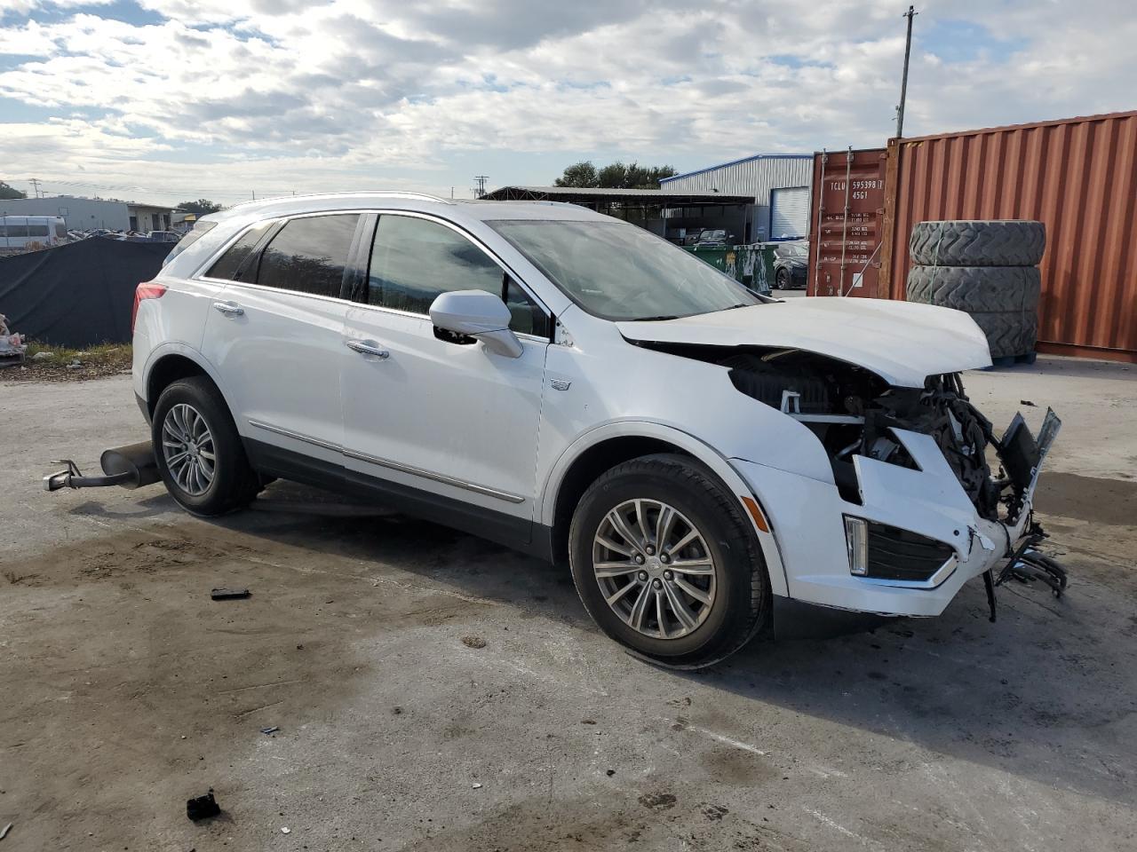 2018 Cadillac Xt5 Luxury Белый vin: 1GYKNCRS8JZ182473