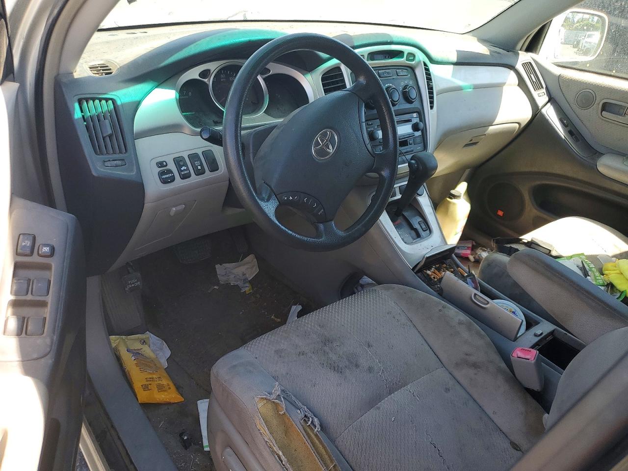 2004 Toyota Highlander Base Silver vin: JTEDP21A340042325