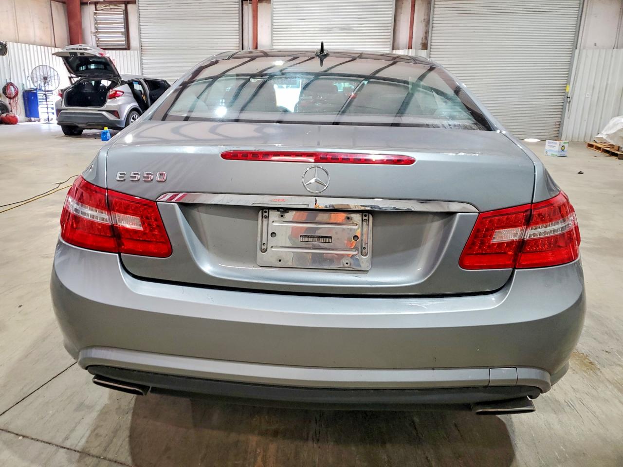 2010 Mercedes-benz E 550 Gray vin: WDDKJ7CB5AF033057