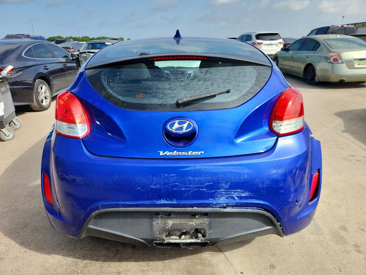 2013 Hyundai Veloster Base Blue vin: KMHTC6AD3DU140899