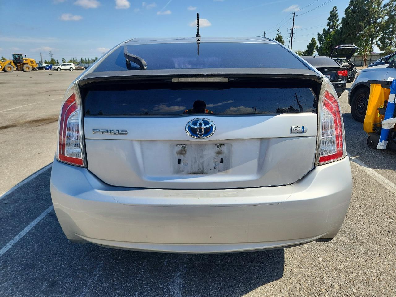 2014 Toyota Prius Two Серебряный vin: JTDKN3DU0E0378822