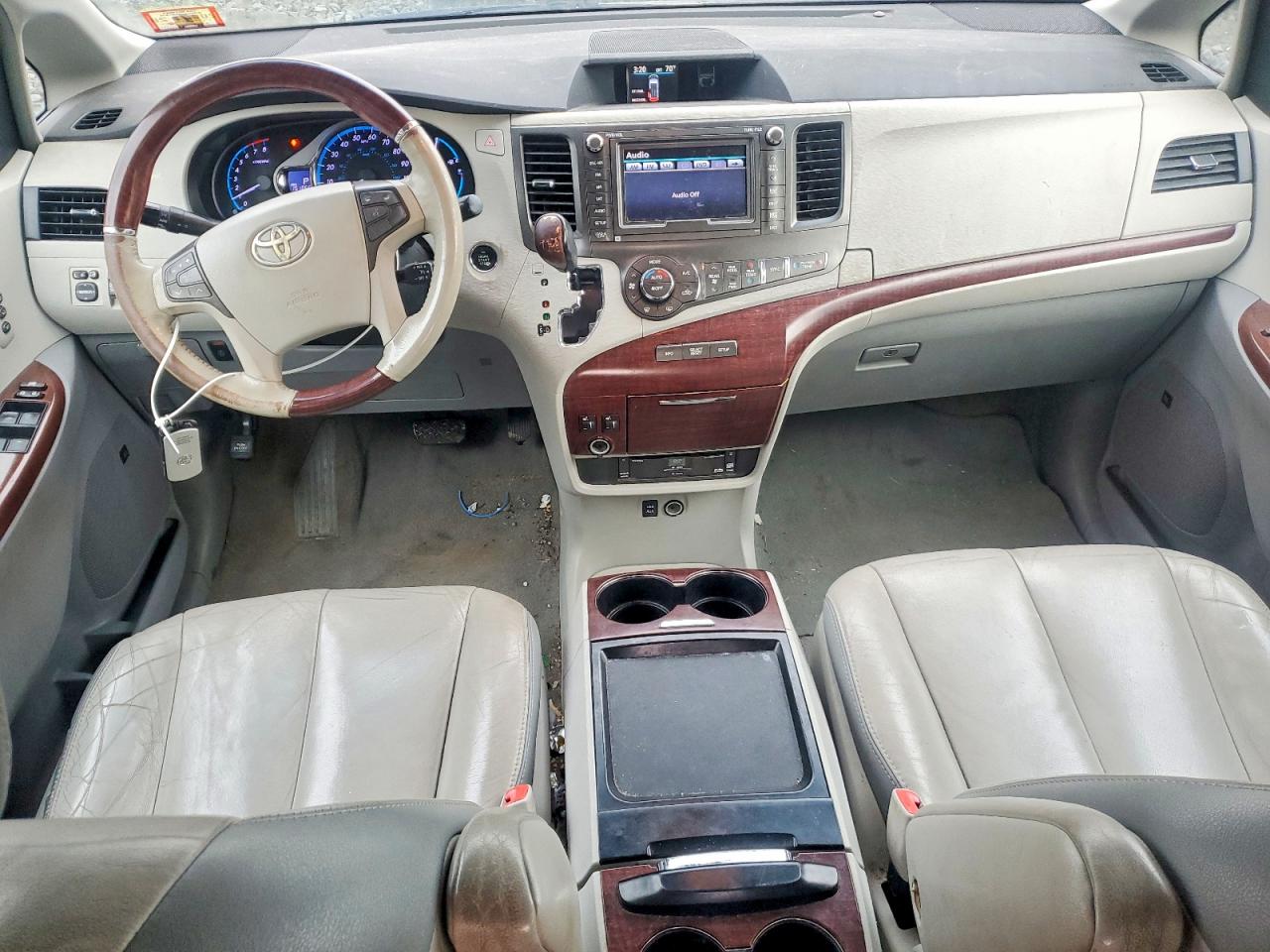 2011 Toyota Sienna Limited 7-passenger Черный vin: 5TDYK3DC1BS094389