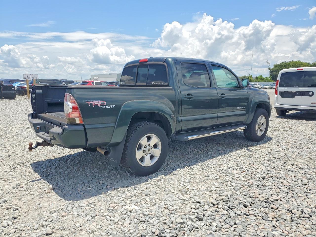 2010 Toyota Tacoma Double Cab Green vin: 3TMLU4EN2AM039989