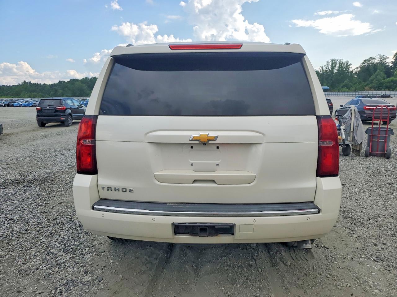 2015 Chevrolet Tahoe K1500 Ltz White vin: 1GNSKCKC9FR281108
