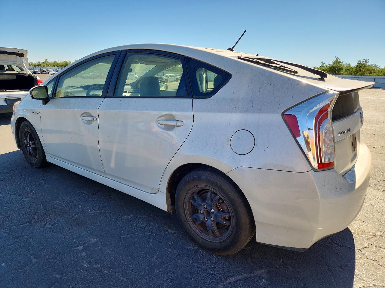 2015 Toyota Prius Two White vin: JTDKN3DU8F0473517