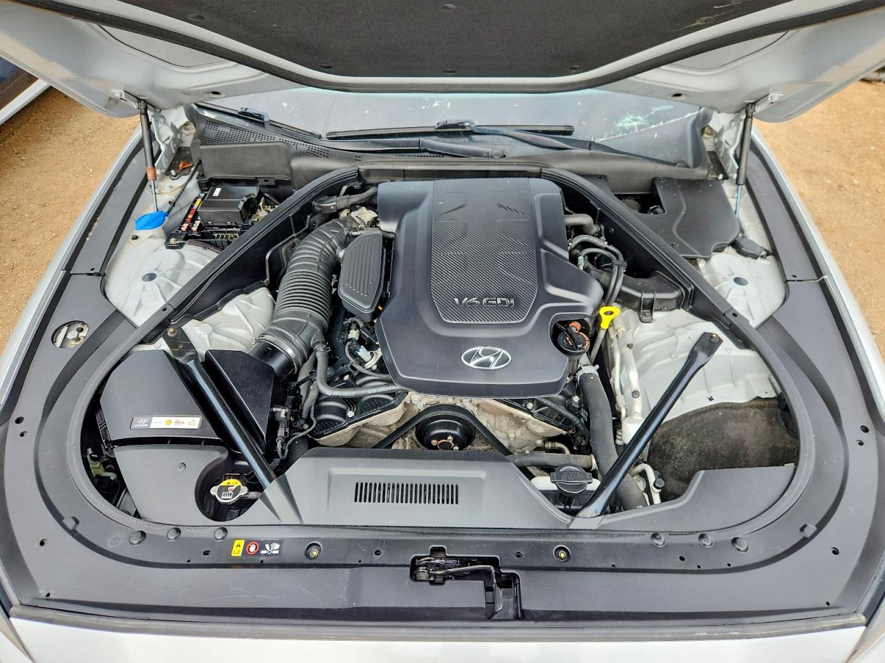 2015 Hyundai Genesis 3.8l Silver vin: KMHGN4JE1FU064482