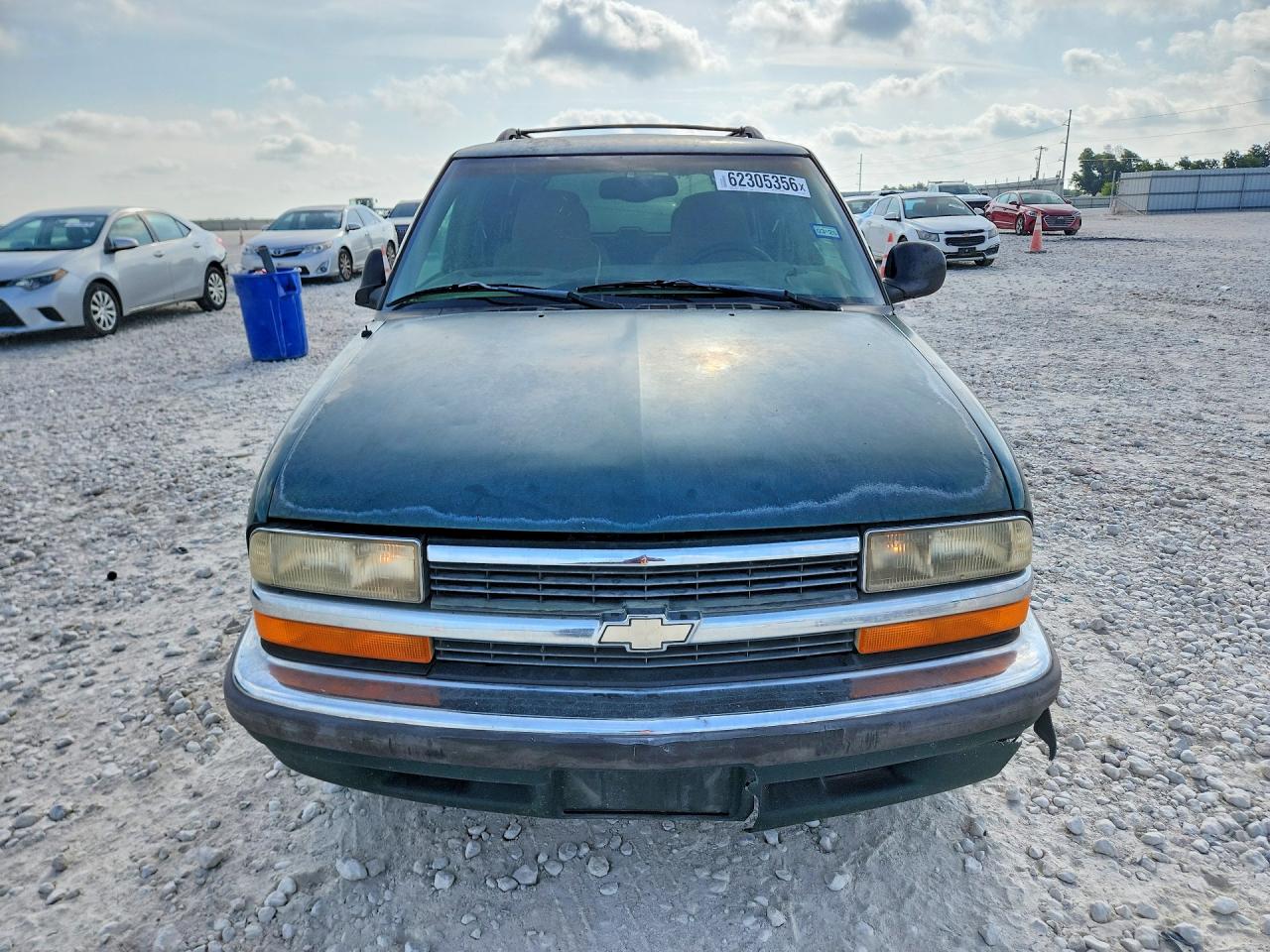 1998 Chevrolet Blazer Green vin: 1GNCS13W3W2252004