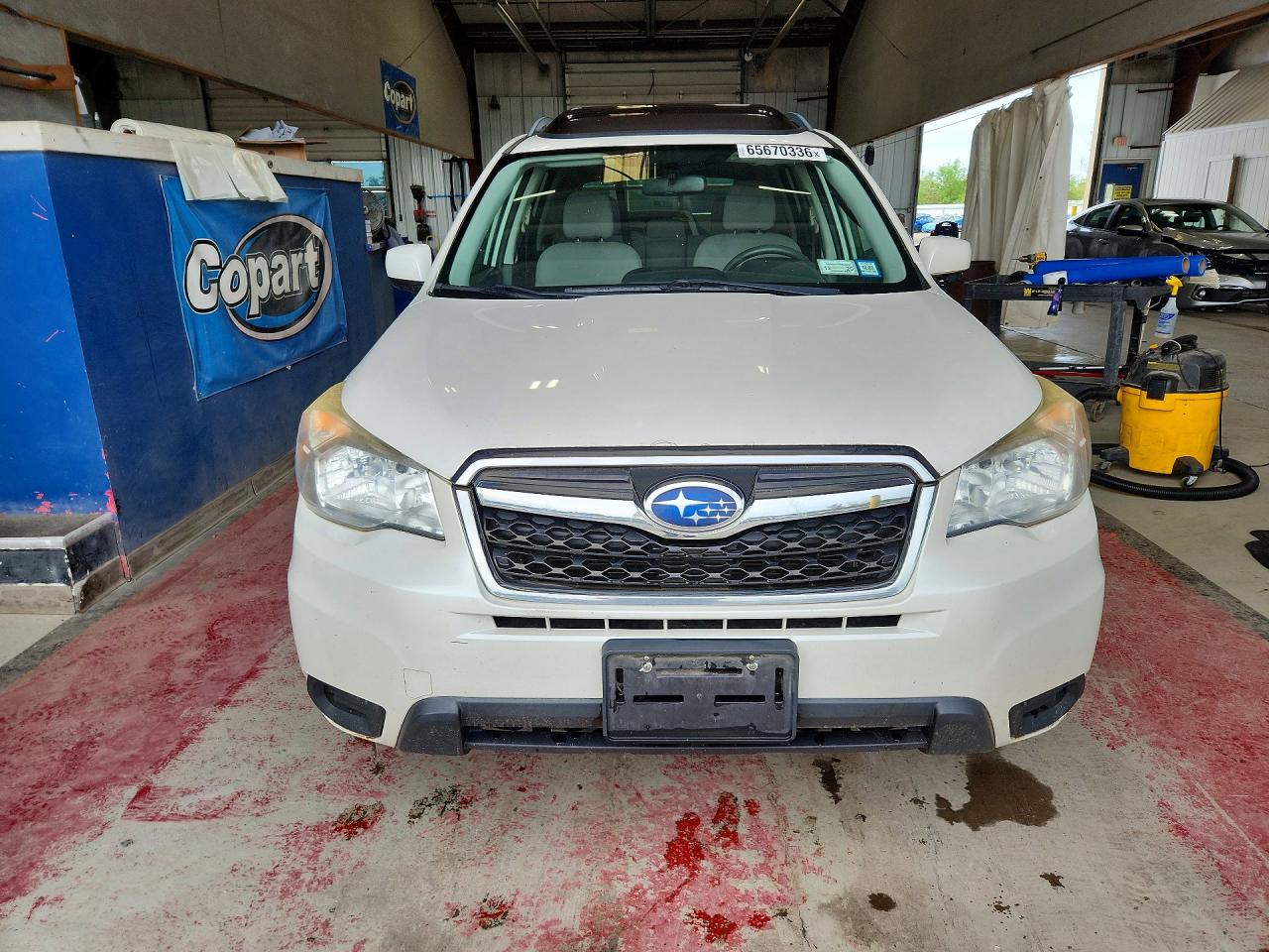 2014 Subaru Forester 2.5i Premium White vin: JF2SJAEC4EH534918