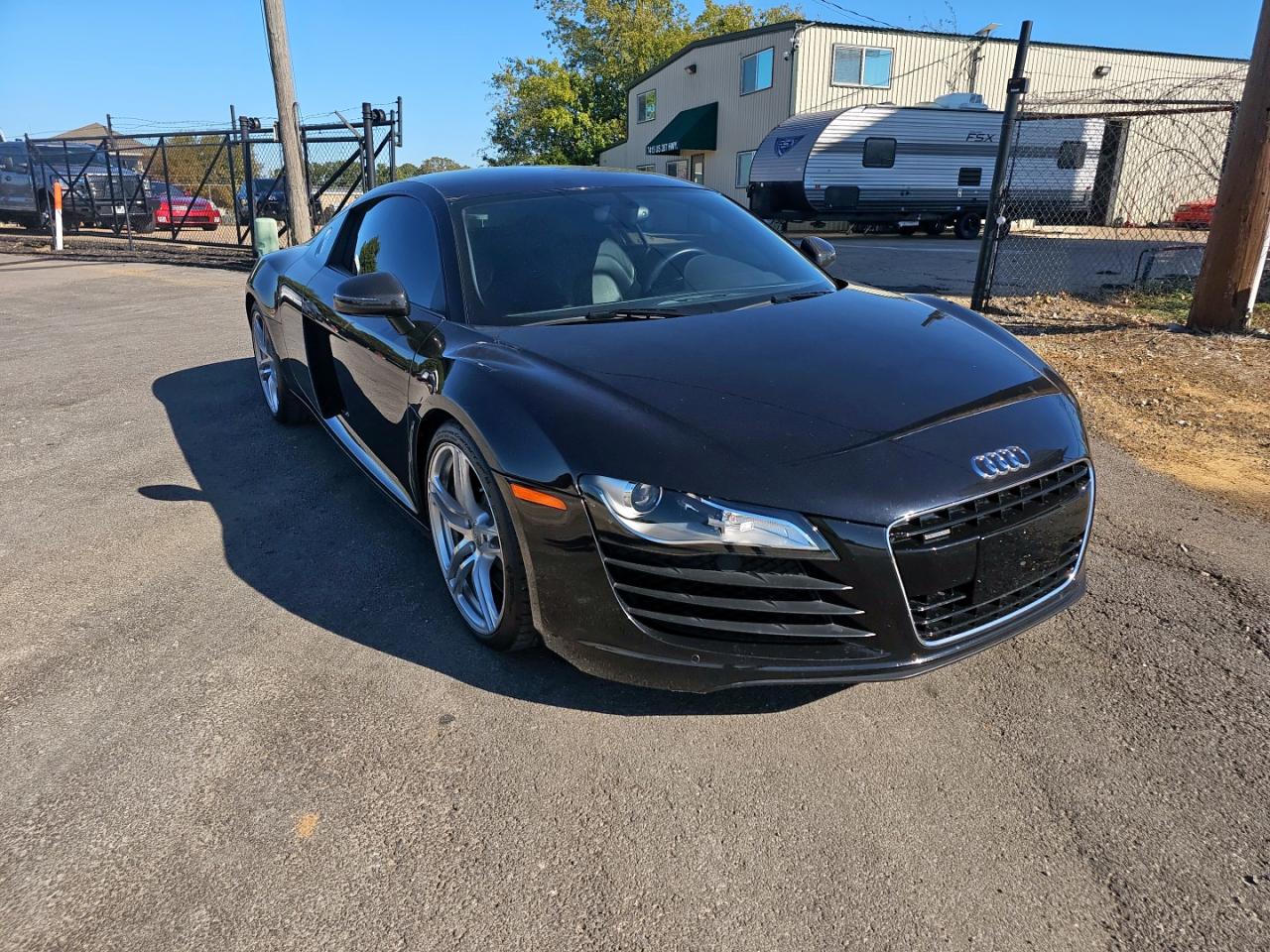 2012 Audi R8 4.2 Quattro Black vin: WUADUAFG1CN002818