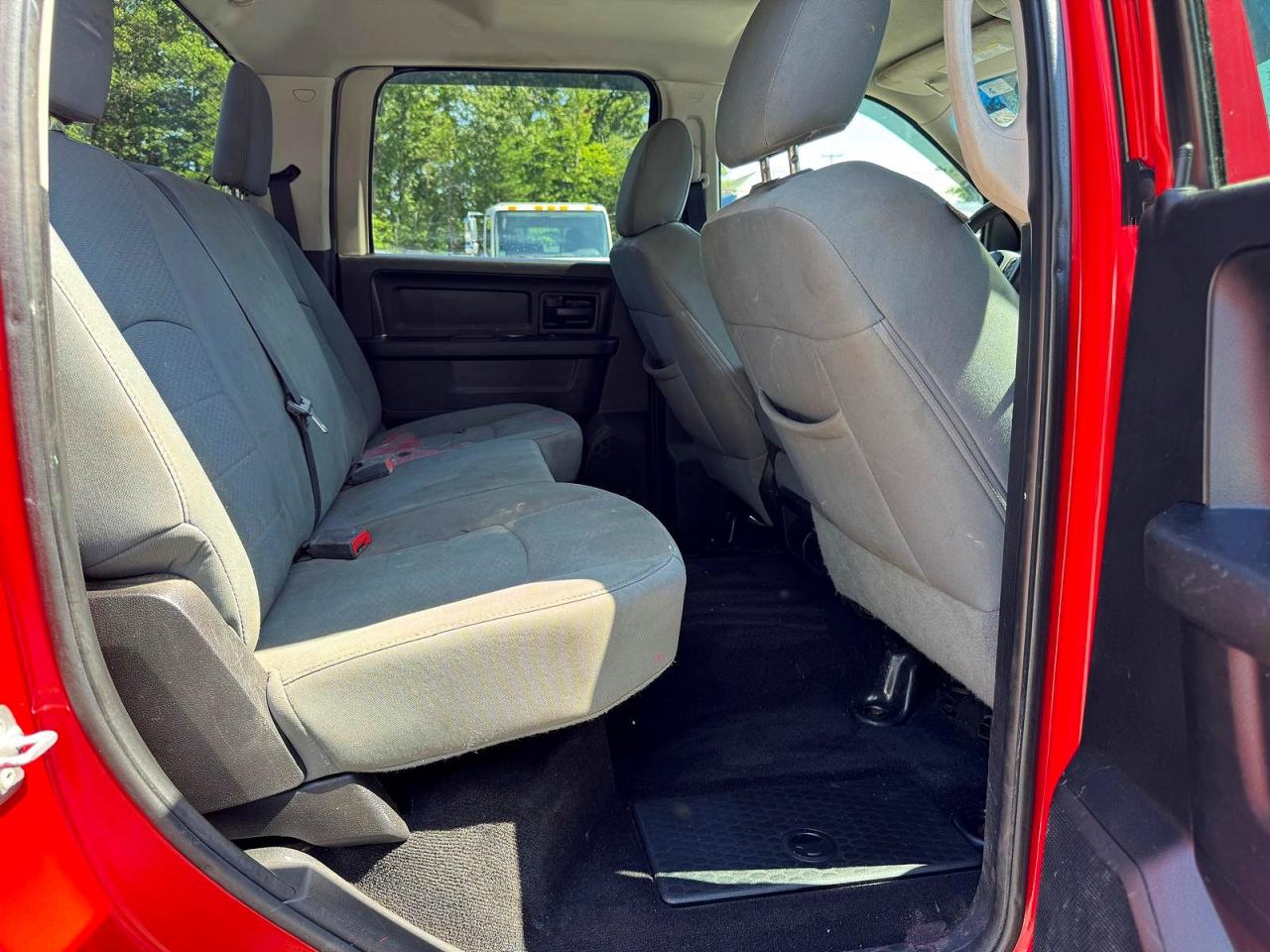 2013 Ram 1500 St Red vin: 1C6RR7KT2DS668607