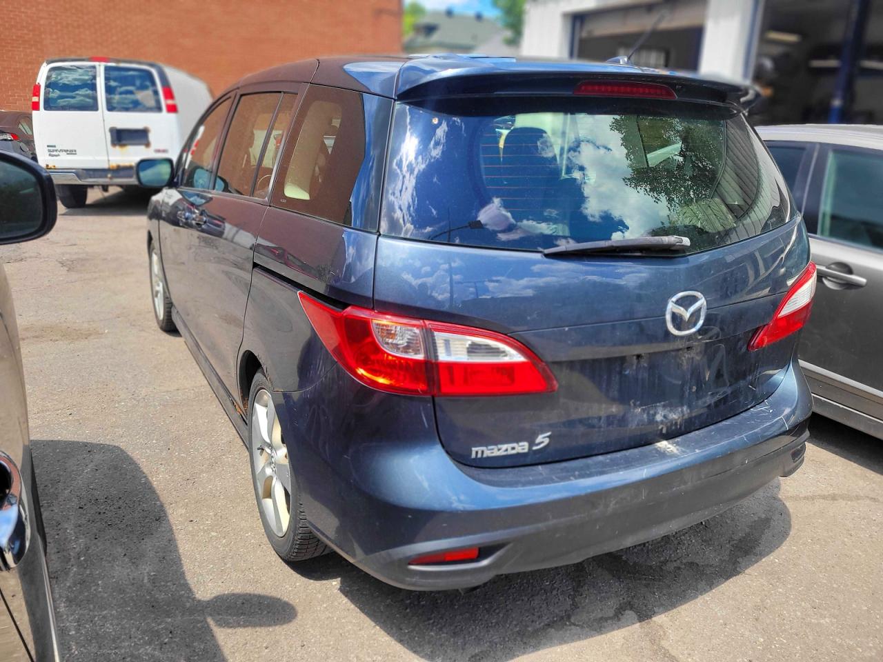 2012 Mazda 5 Blue vin: JM1CW2DL6C0133877
