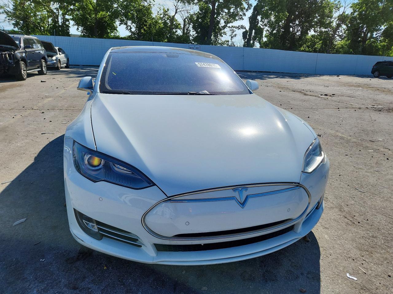 2014 Tesla Model S White vin: 5YJSA1H19EFP40101