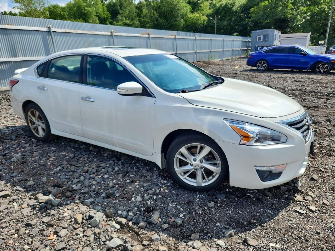 2015 Nissan Altima 2.5 Sv White vin: 1N4AL3AP9FC598398