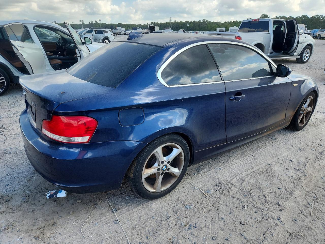 2011 Bmw 128 I Blue vin: WBAUP7C58BVK78404