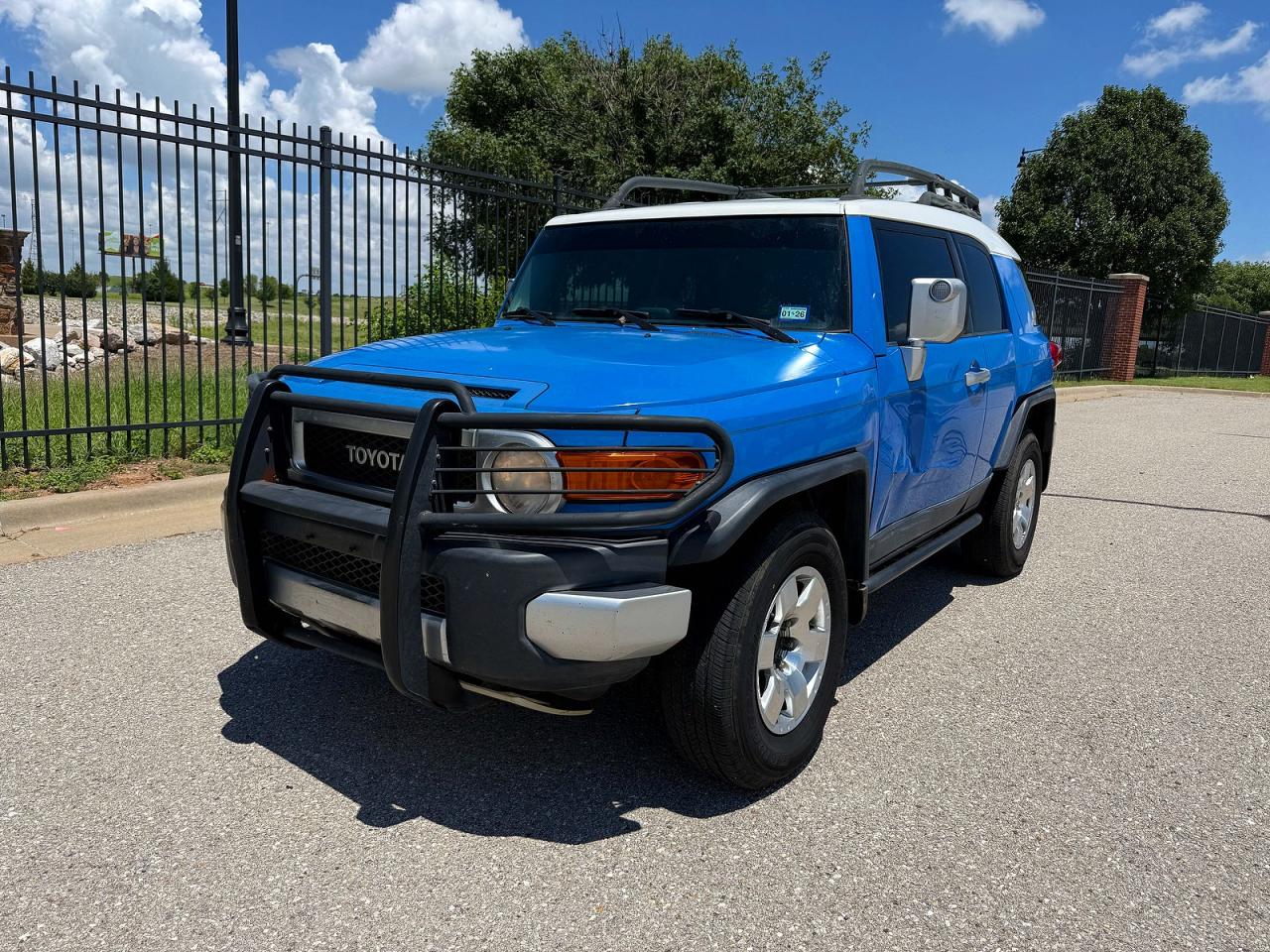 2007 Toyota Fj Cruiser Base Blue vin: JTEBU11F170076998