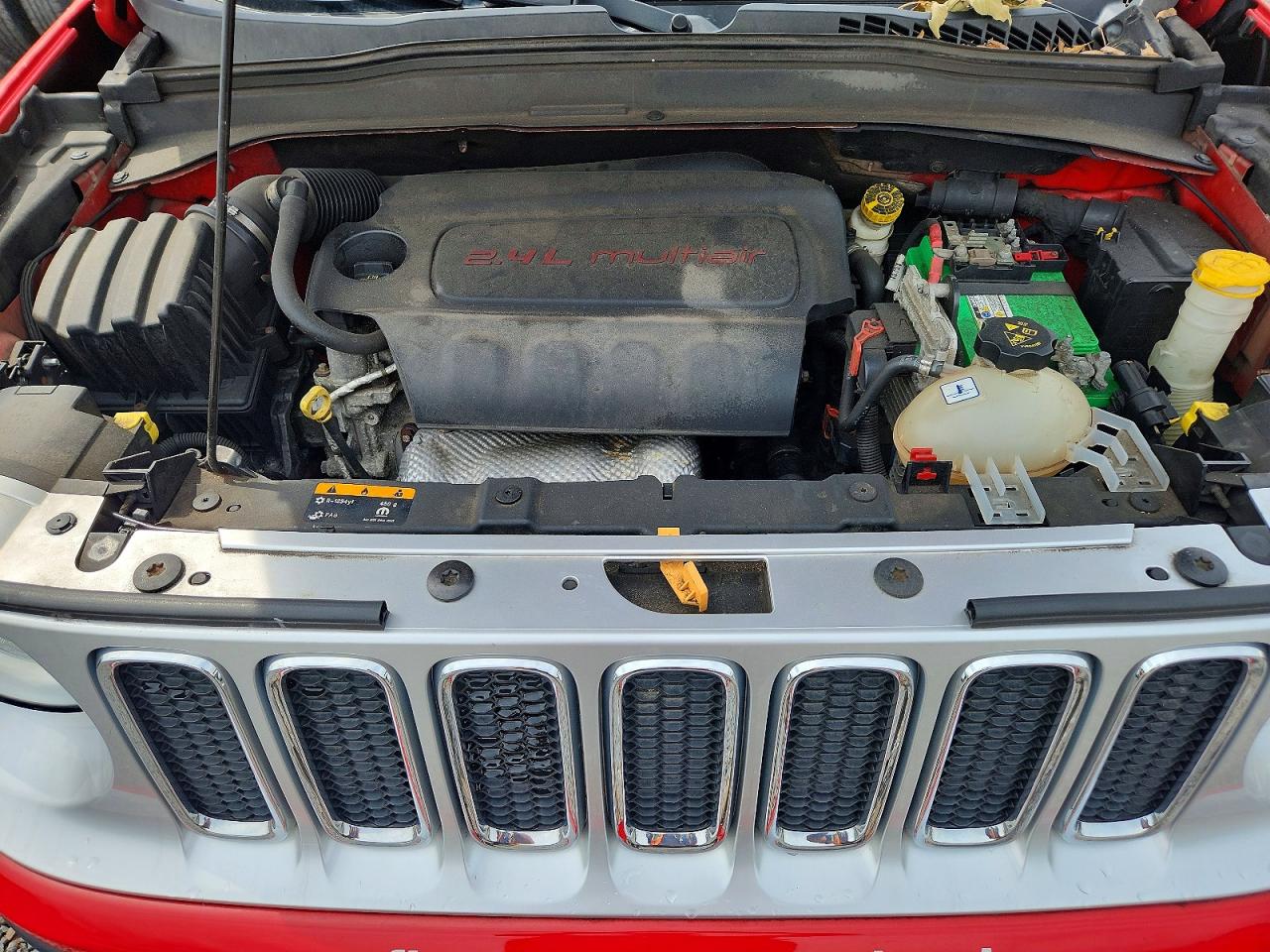 2015 Jeep Renegade Limited Two Tone vin: ZACCJBDT4FPC00862