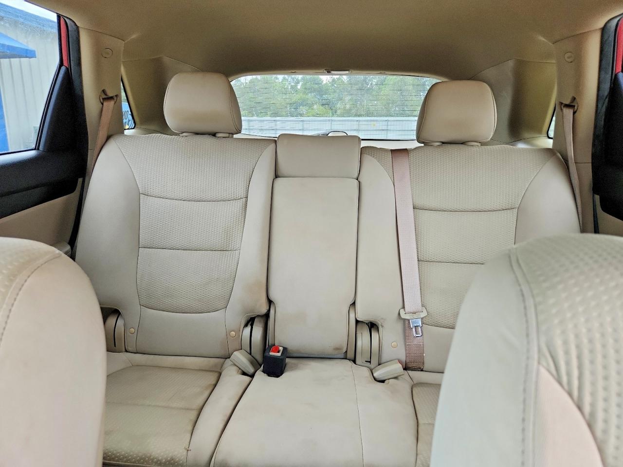 2011 Kia Sorento Lx Red vin: 5XYKT3A14BG028437