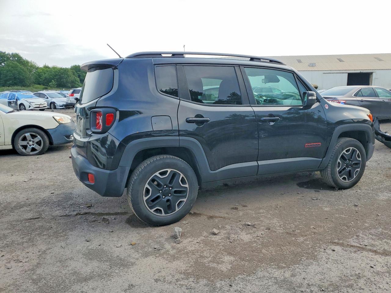 2015 Jeep Renegade Trailhawk Черный vin: ZACCJBCT0FPB62010