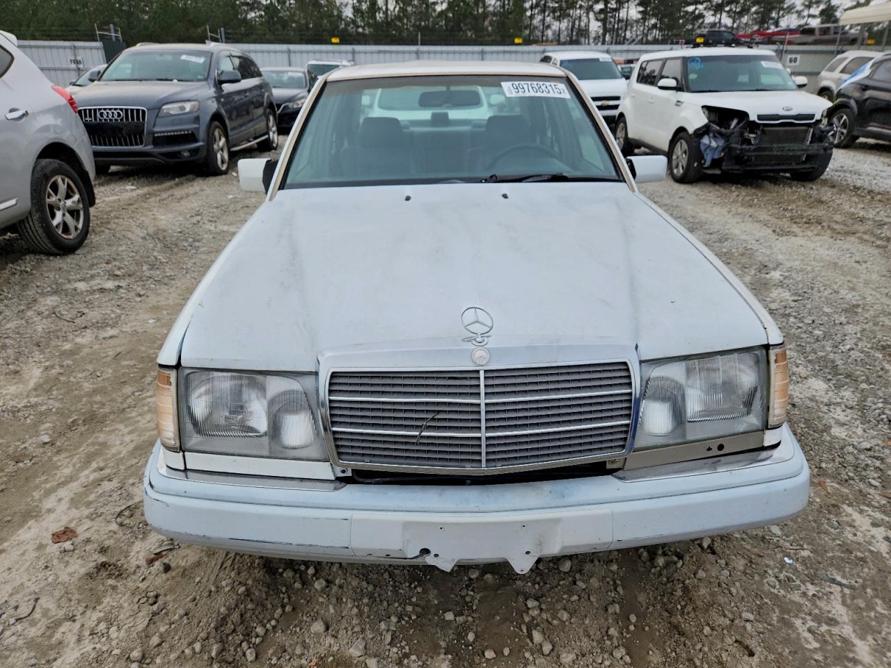1994 Mercedes-benz E 320 White vin: WDBEA32EXRC038357