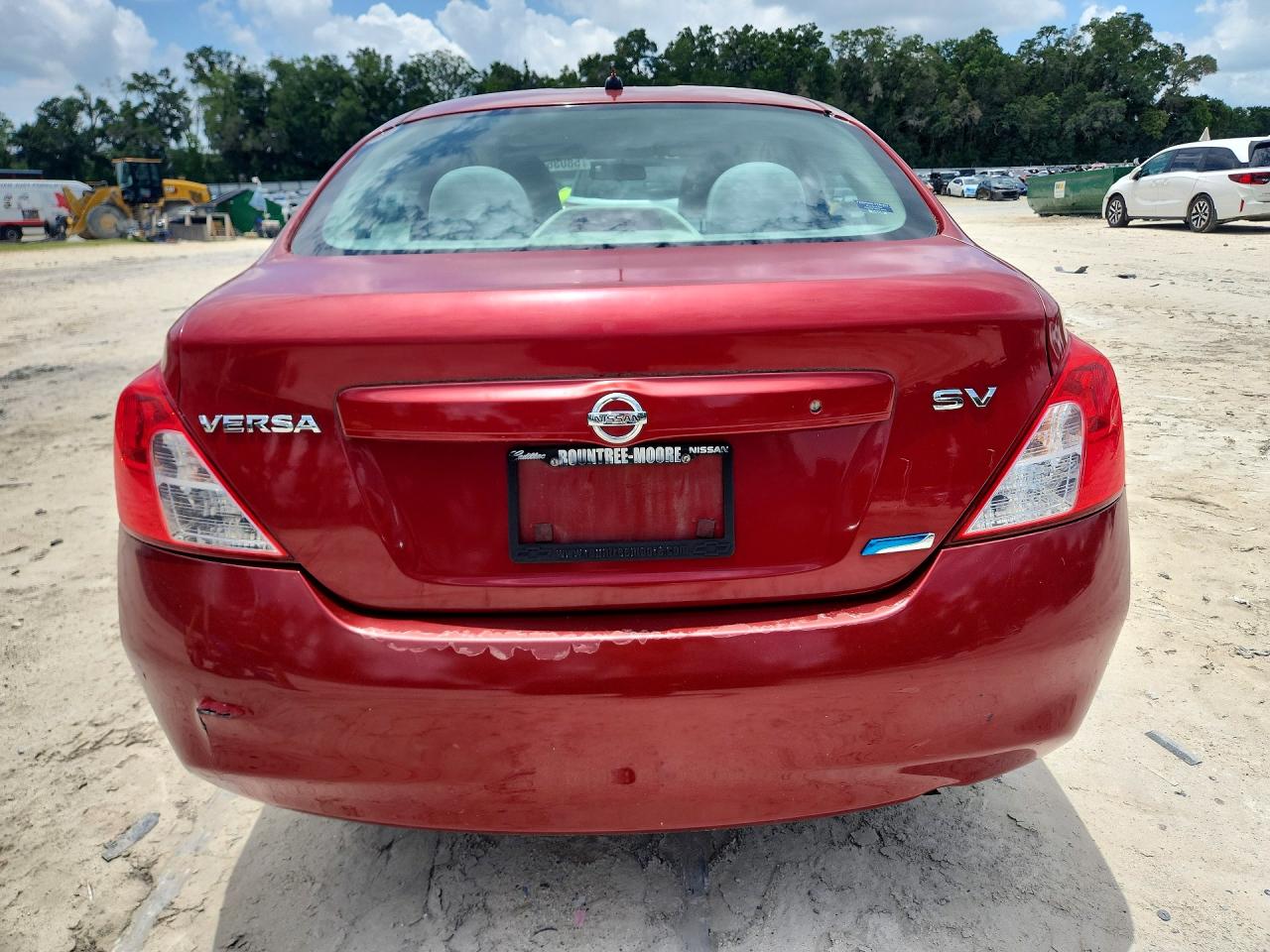 2012 Nissan Versa 1.6 S Red vin: 3N1CN7AP8CL847068