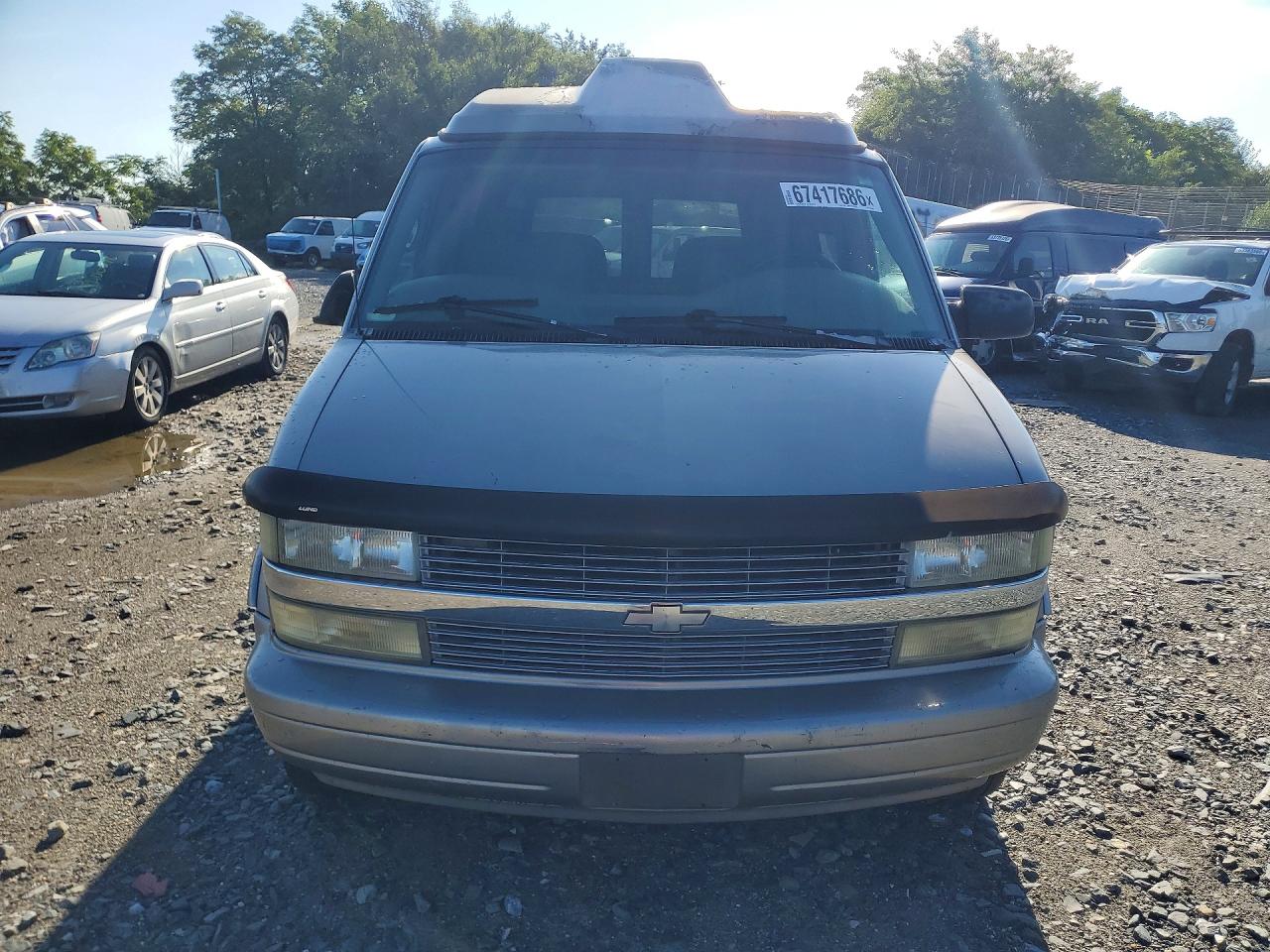 2003 Chevrolet Astro Gold vin: 1GBDM19X23B126790